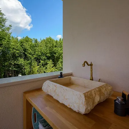 Villa Paradise *